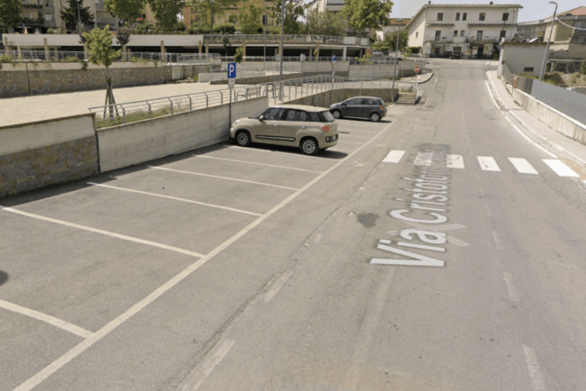 Parcheggi in Via Cristoforo Colombo